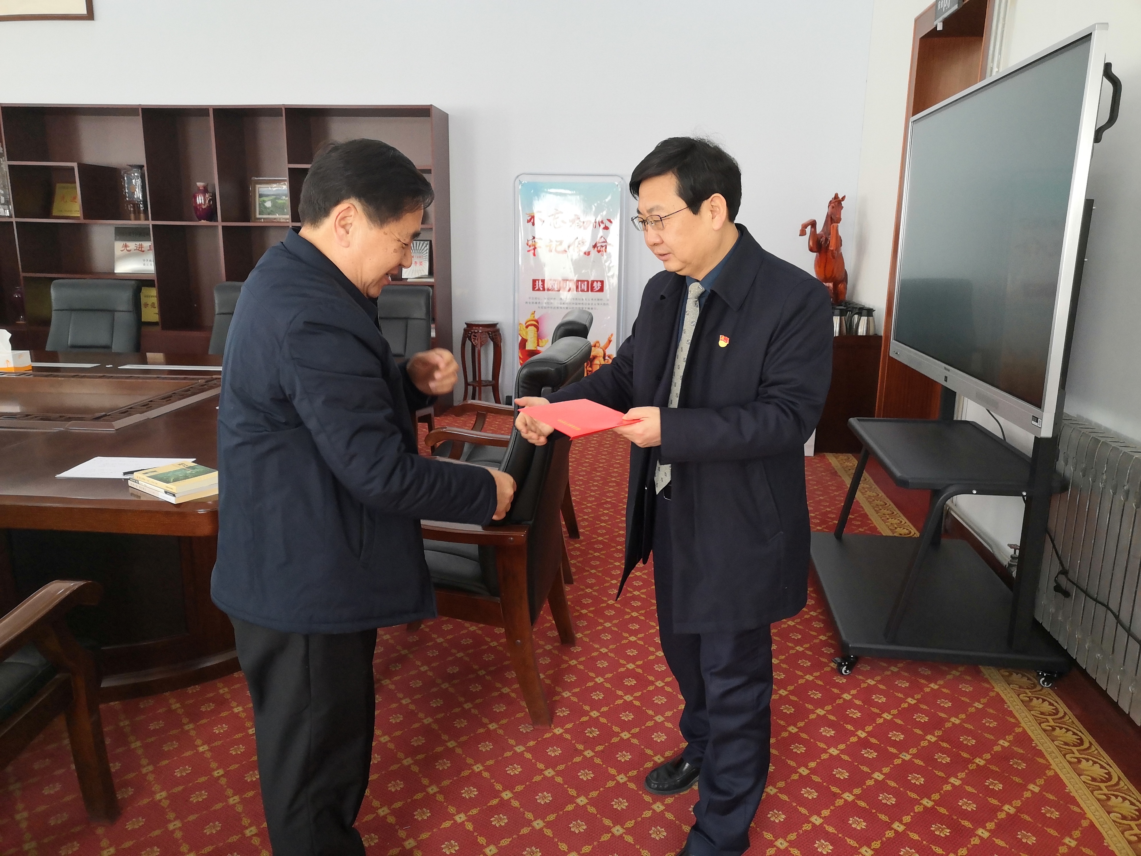 商丘市委常委,组织部部长罗军同志莅临我校慰问优秀专家人才